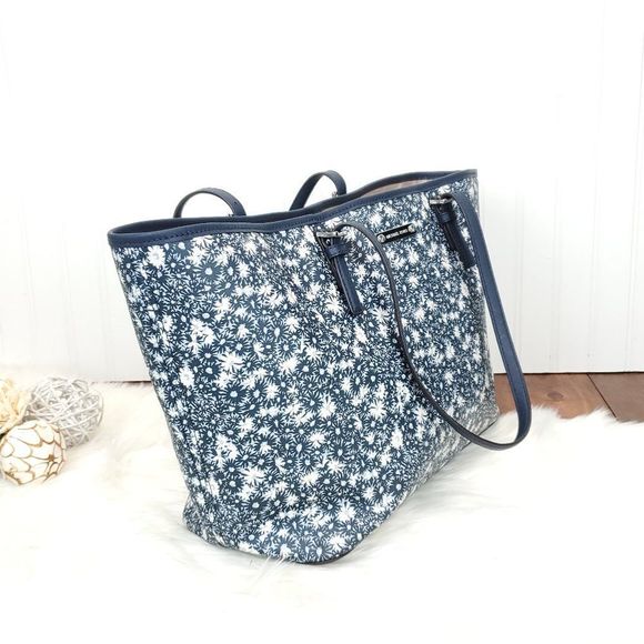 Michael Kors Jet Set Travel Large Carry All Navy Tote with Matching Wallet - Picture 4 of 16